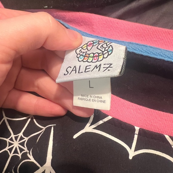 Salem 7 - Picture 3 of 3